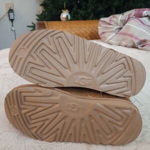 Uggs Girls Size 3 boots